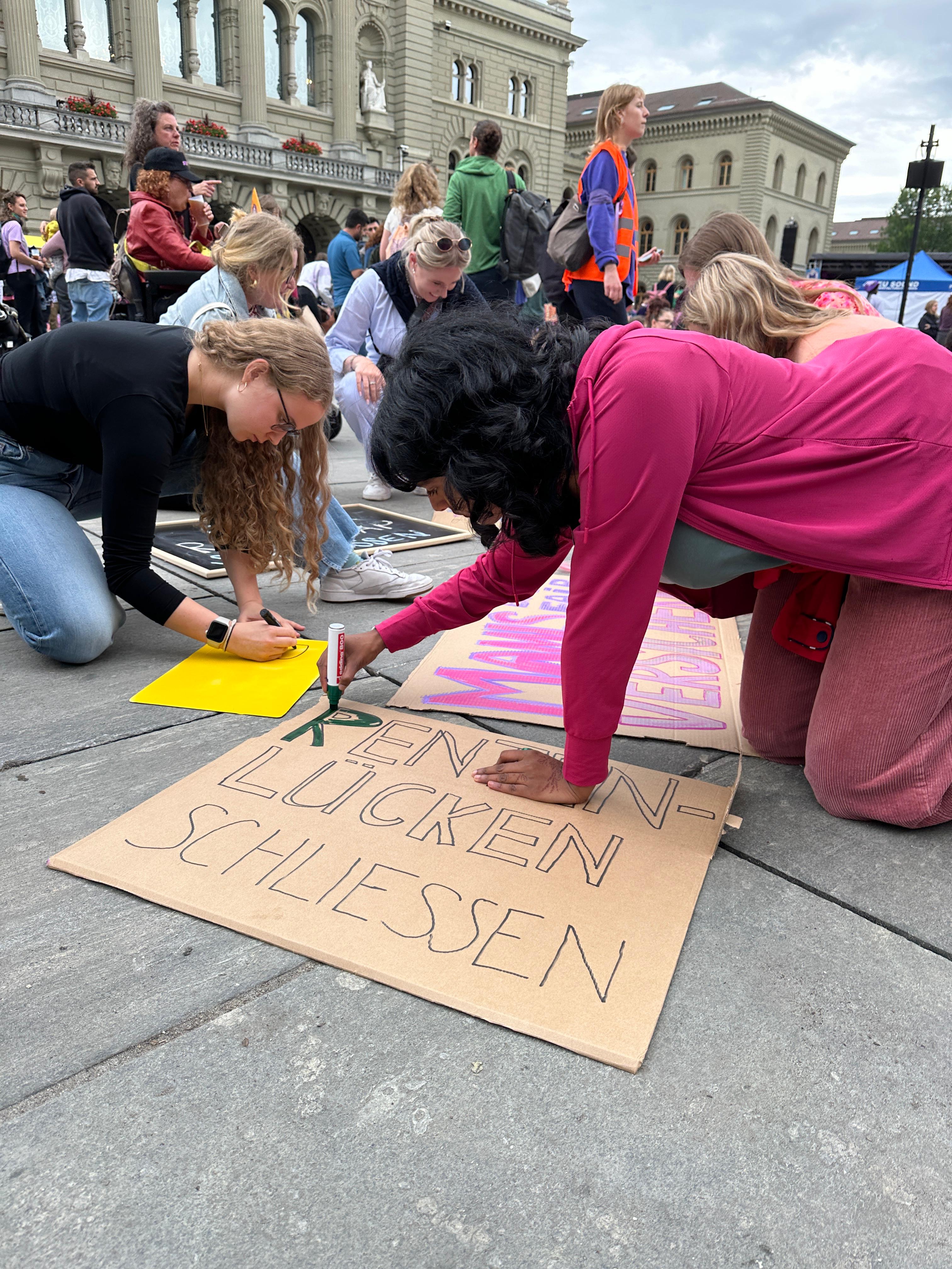GEWERKSCHAFTEN INSTRUMENTALISIEREN DEN FRAUENSTREIK GEGEN DIE BVG-REFORM